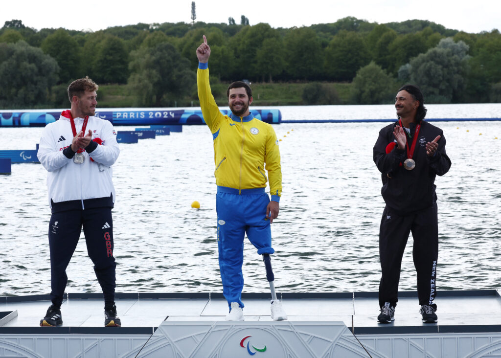 Українець Єпіфанов здобув перше “золото” Паралімпіади-2024 у веслуванні на байдарках і каное