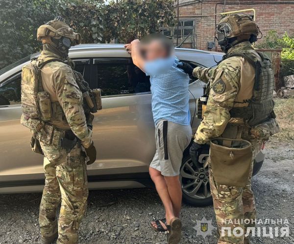 Ошукали родичів загиблих воїнів на понад мільйон гривень: на Кіровоградщині викрили масштабну шахрайську схему