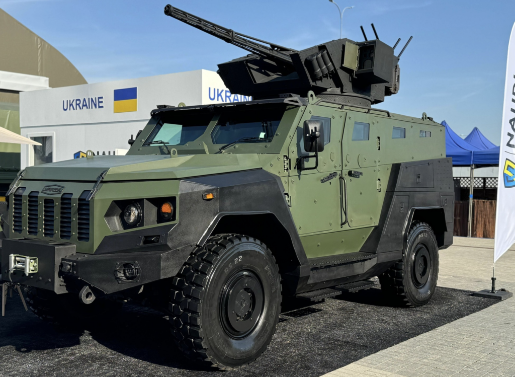 “Українська бронетехніка” репрезентувала новий бойовий автомобіль “Варта-2”