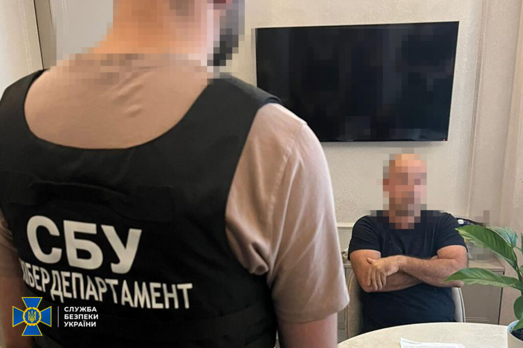 Керівництво українського проєктного інституту допомагало РФ відновлювати НПЗ після атак БПЛА