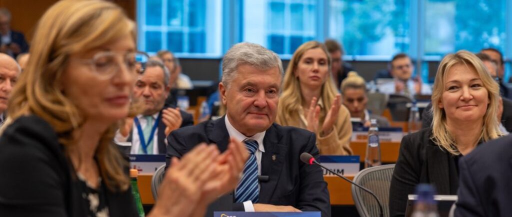 Порошенко в Брюсселі закликав Європу відкинути страх перед путіним і підтримати Україну