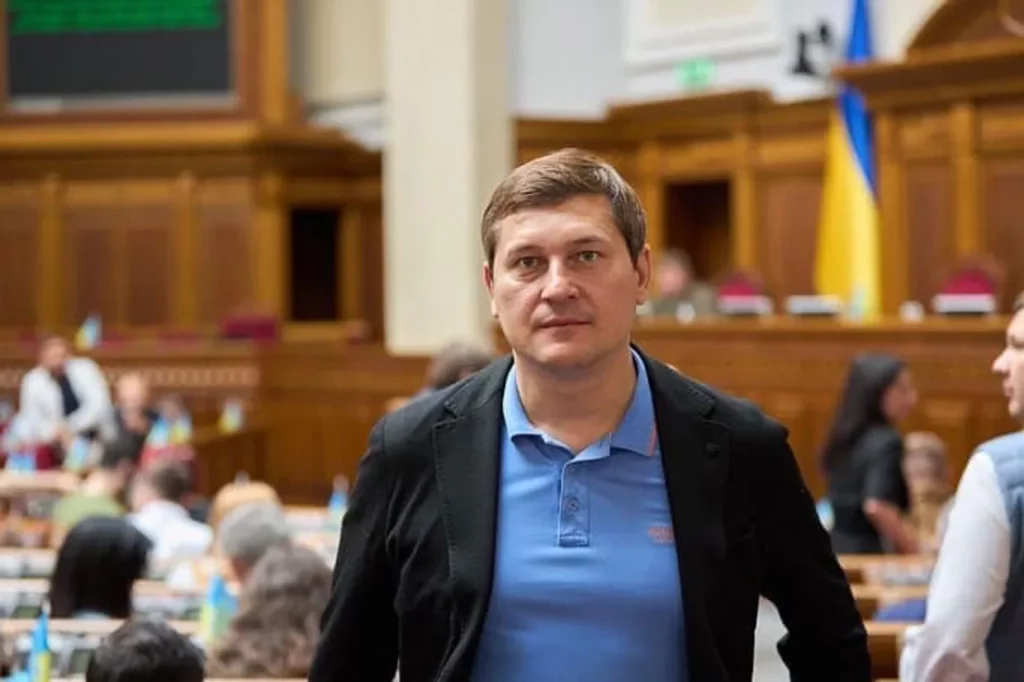 “Слуга” Одарченко втік до Румунії поза пунктами пропуску й попросив там притулку