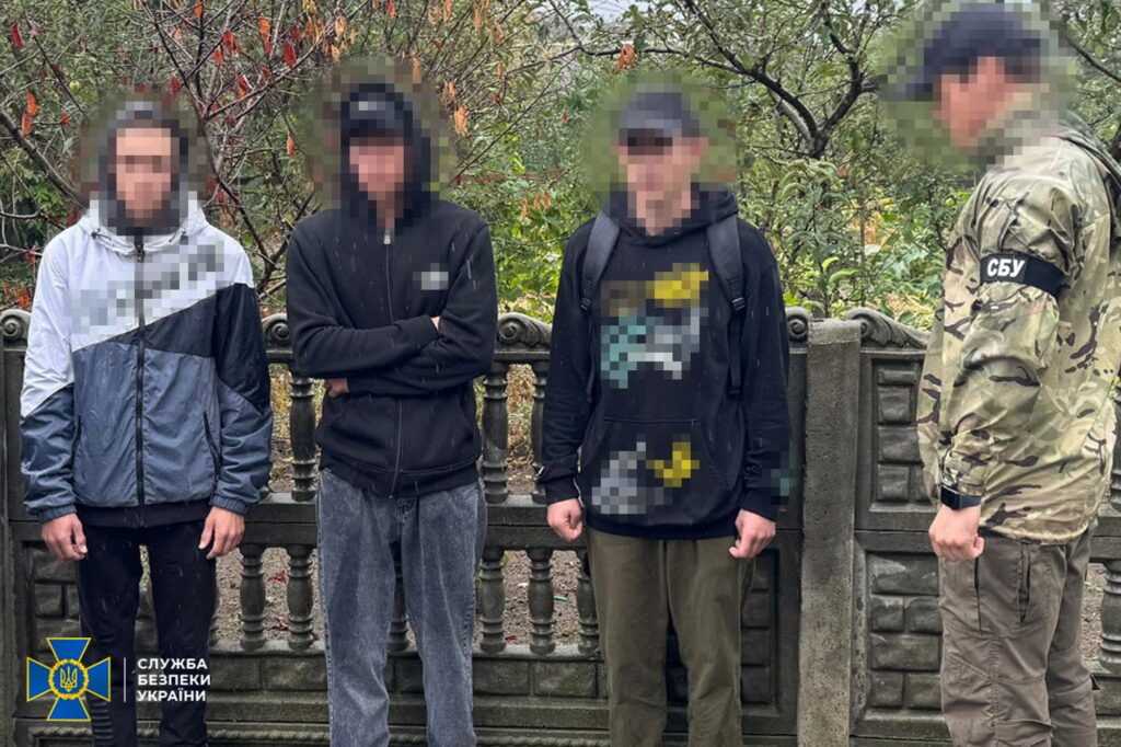 Підпалювали релейні шафи залізниці: СБУ затримала поплічників росіян