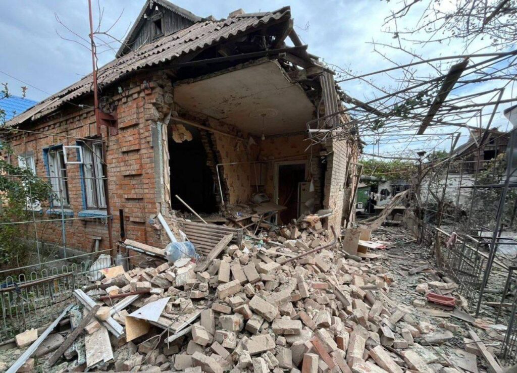 Російські окупанти обстріляли Нікополь: загинула 16-річна дівчина, є постраждалі