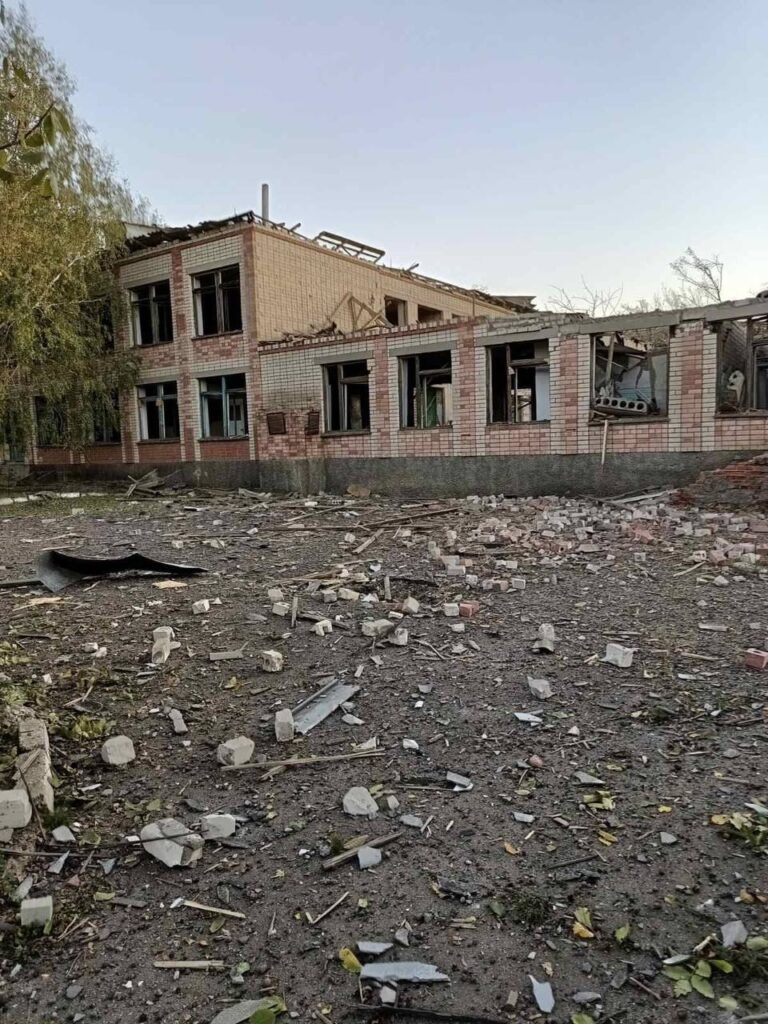 Росіяни атакували бомбами школу на Херсонщині