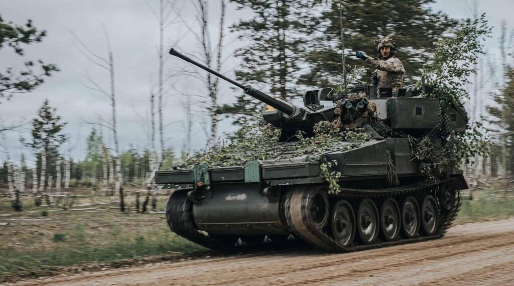 Латвія передасть Україні бойові гусеничні бронемашини розвідки CVR(T): що це за техніка