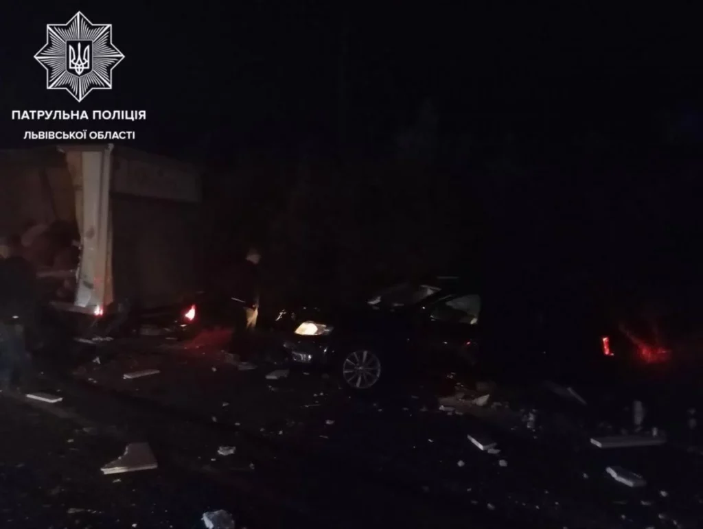 Во Львовской области произошло масштабное ДТП: трое погибших и 35 пострадавших