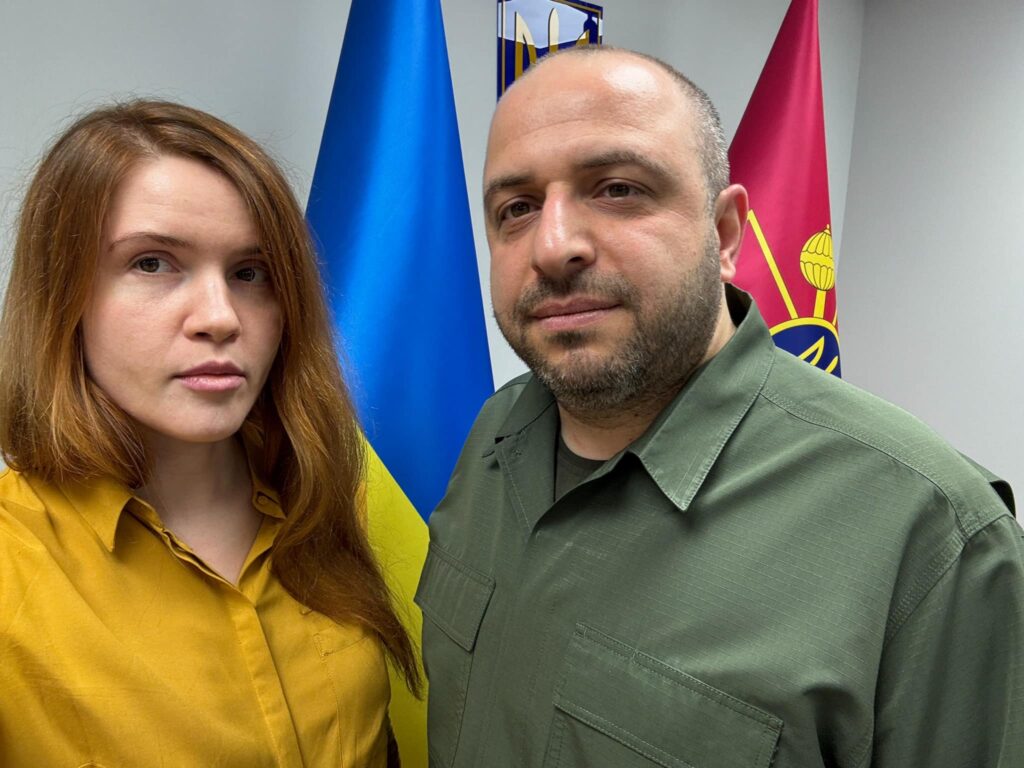 Феномен Безуглой и наемники Банковой: в Украине следует ввести военную цензуру