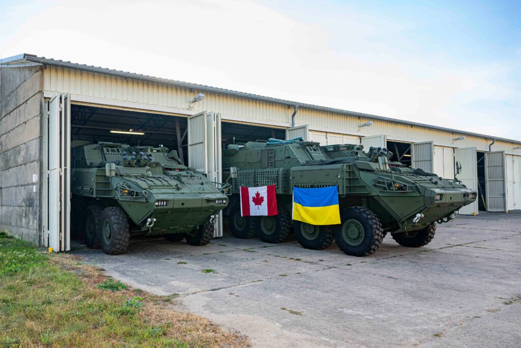 Канада передала Україні партію бронетранспортерів LAV: що про них відомо