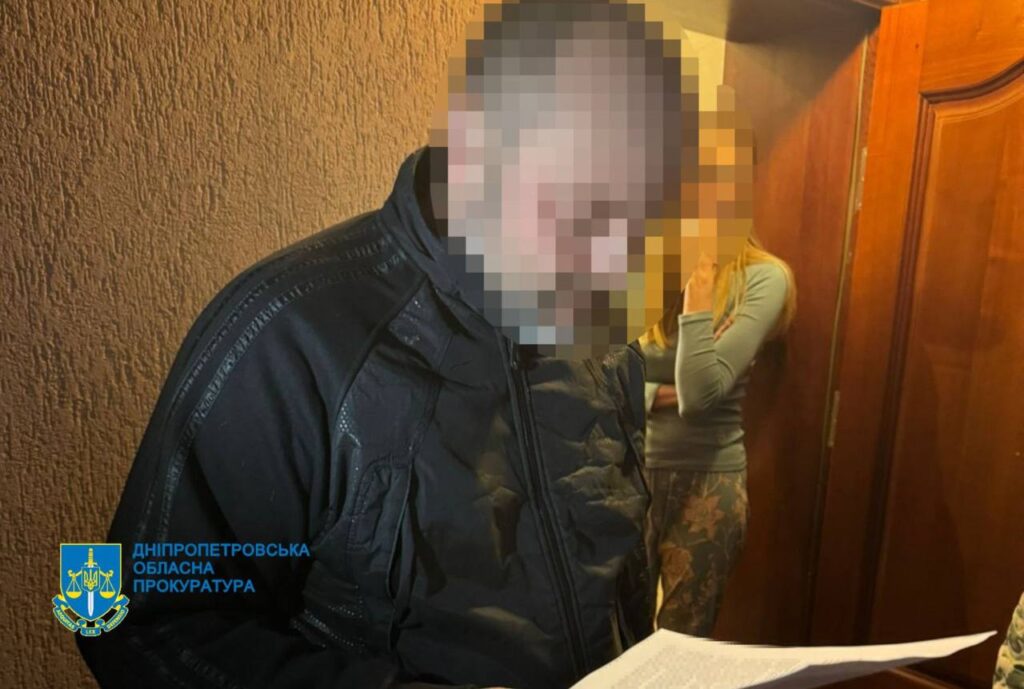 Злочинці у Дніпрі місяць утримували місцевого жителя для афери з нерухомістю