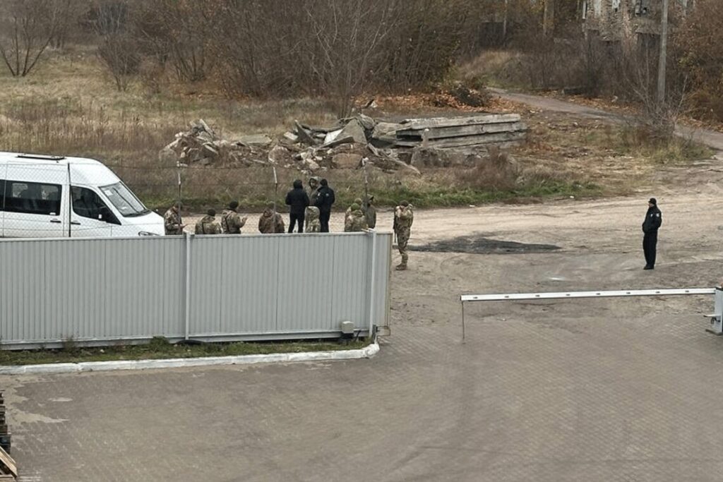 На Київщині працівник ТЦК стріляв у людину: поліція почала перевірку