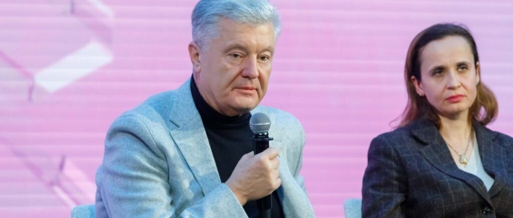 Порошенко на Украинском Женском Конгрессе: женщины являются символом непобедимости Украины