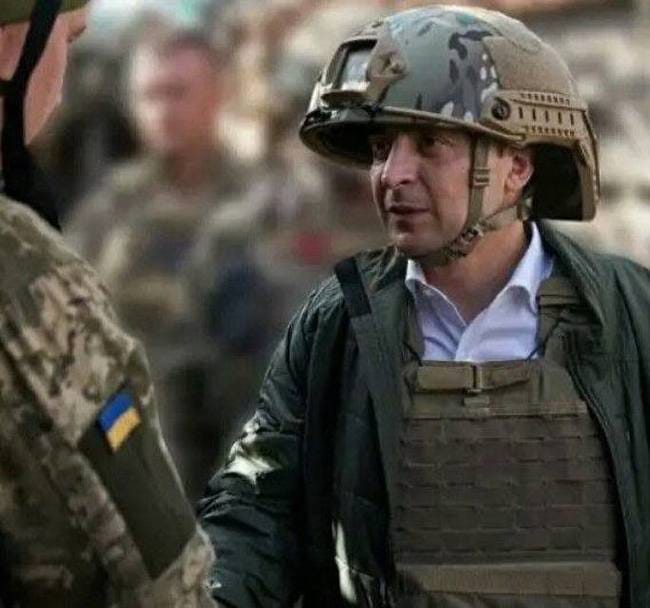 Зеленский и дальше продолжает играть в «чапая»: что не так с заявлением президента о «генералах в окопах»