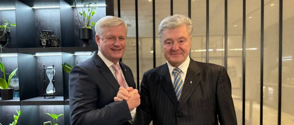 Порошенко обговорив з Президентом IDU Гарпером посилення глобальної підтримки України