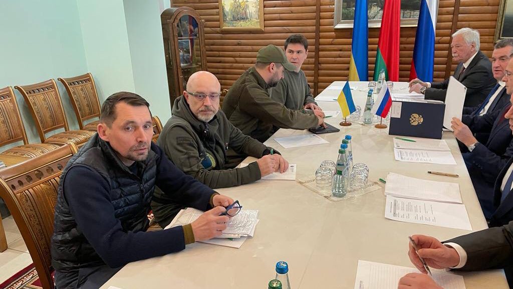Мирні переговори 2022 року: стало відомо, як змінювались умови припинення Росією війни