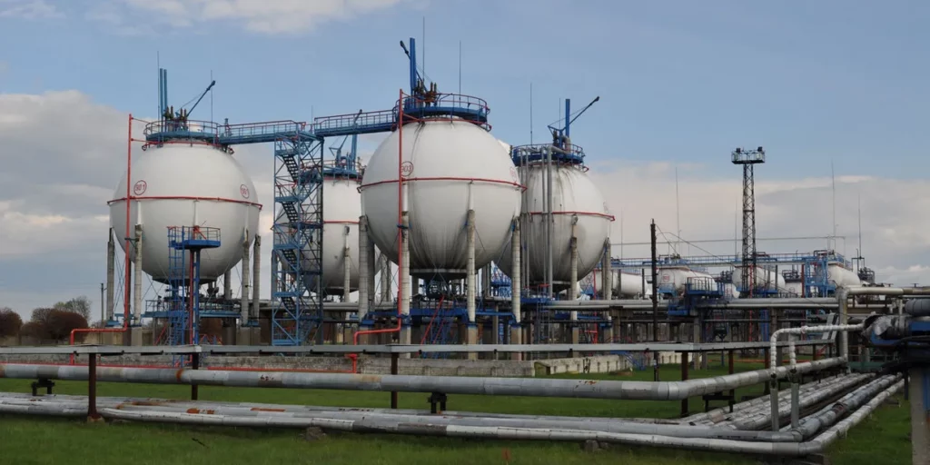 Екскерівників Укртатнафти підозрюють у розкраданні пального на майже 6 мільярдів гривень: деталі справи