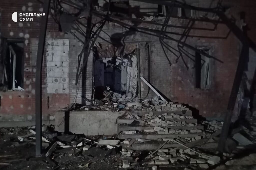 Війська РФ поцілили у багатоповерхівку в Сумах: п’ятеро поранених, серед них вагітна