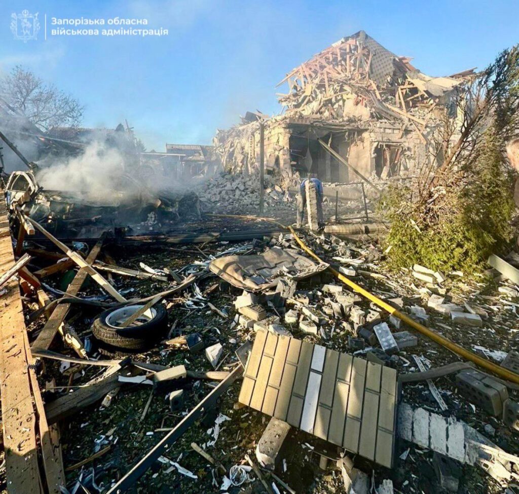 Авіація РФ завдала масованого удару по цивільних об’єктах у Запоріжжі: є загиблий та багато поранених