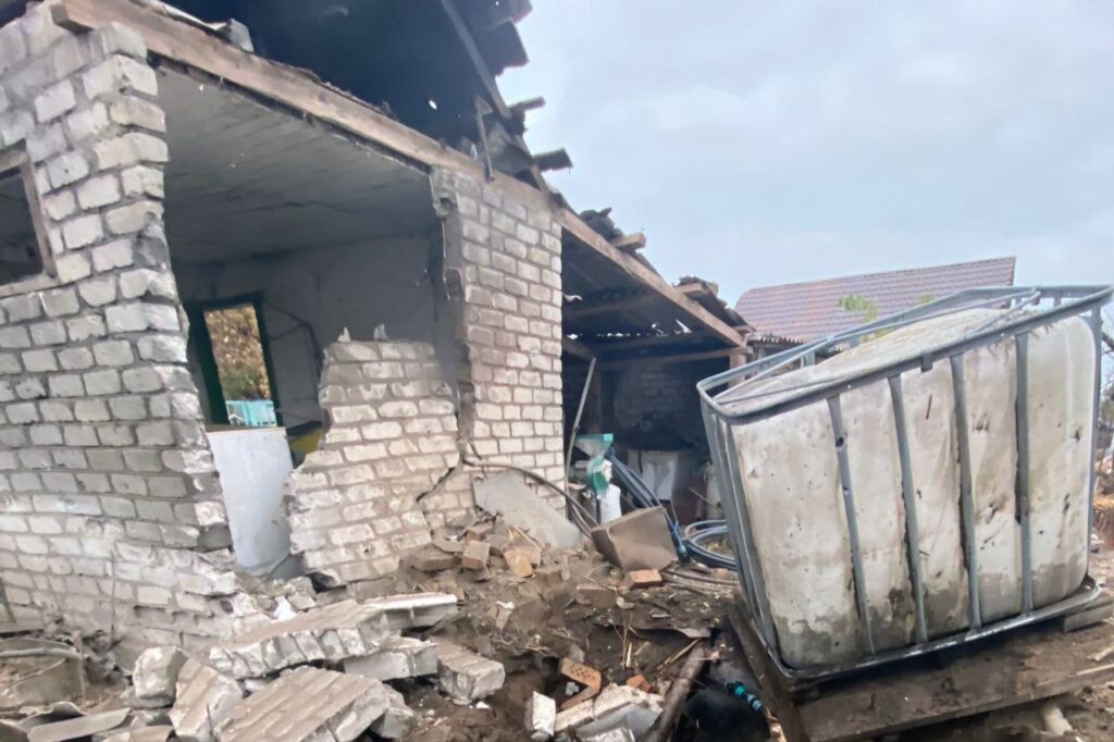 Армія РФ масовано атакувала Нікопольщину “Градами” та важкою артилерією: фото наслідків