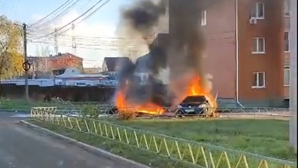 Москву атаковано 32 безпілотниками: над містом введено режим “закритого неба”