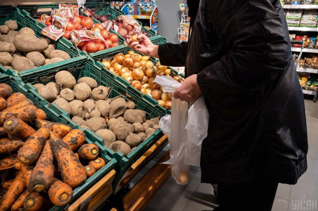 Відключення світла піднімуть ціни на продукти: аграрії прогнозують подорожчання на 30%