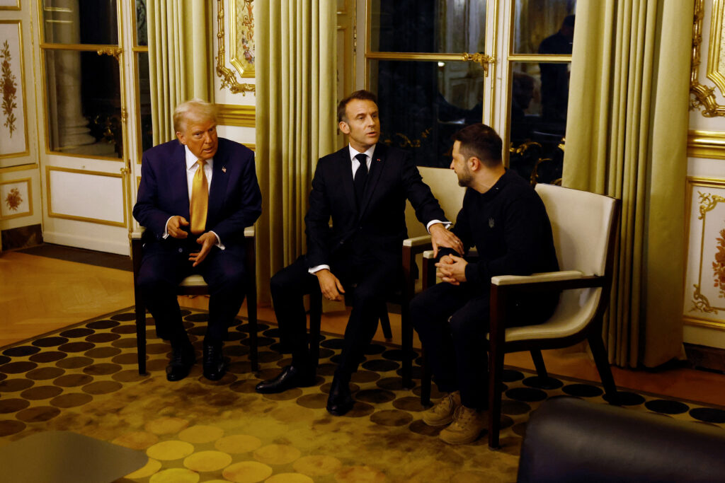 Трамп, Макрон та Зеленський провели зустріч у Парижі