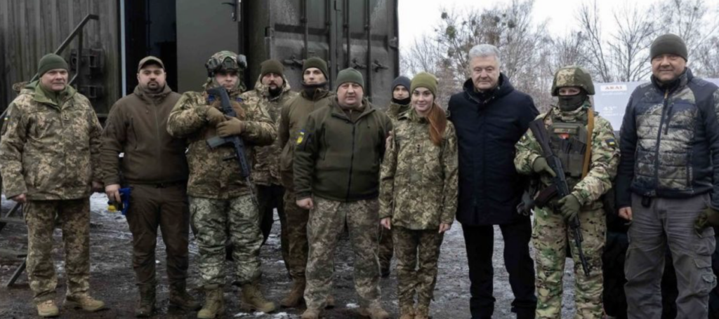 Стало відомо, як Порошенко привітав підрозділи Сухопутних військ зі святом