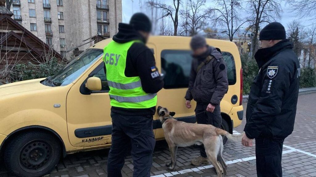 СБУ проводит проверки в центре Киева: в чем причина
