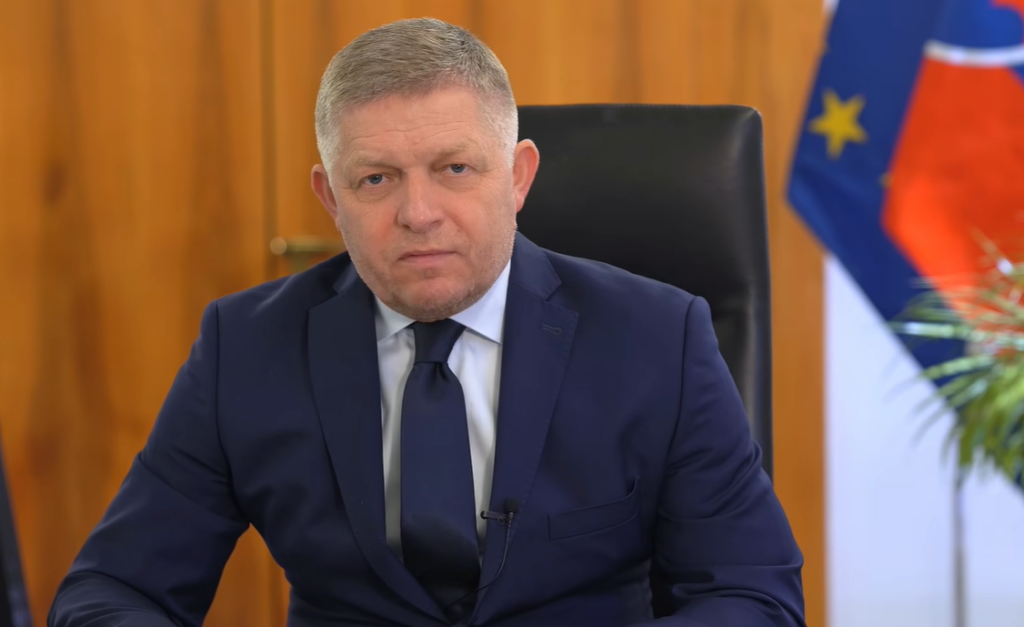 Фицо вызвал Зеленского на границу для переговоров: президент ответил