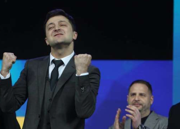 Чорний фарт: у чому секрет “успіху” Зеленського і його команди