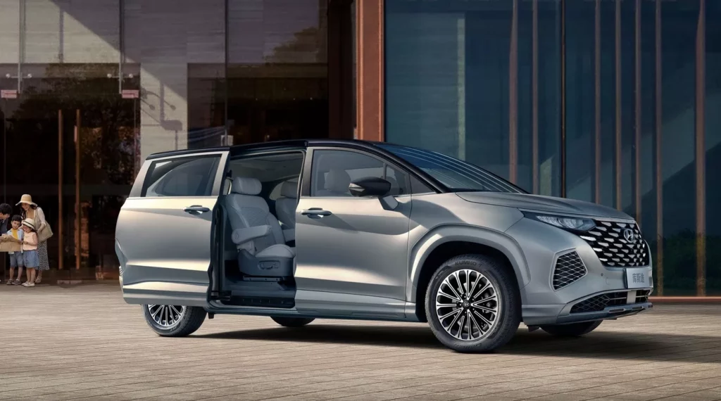 “Для ветеринарів”: Держпродспоживслужба за 2,7 мільйона купила мінівен Hyundai люкс-класу