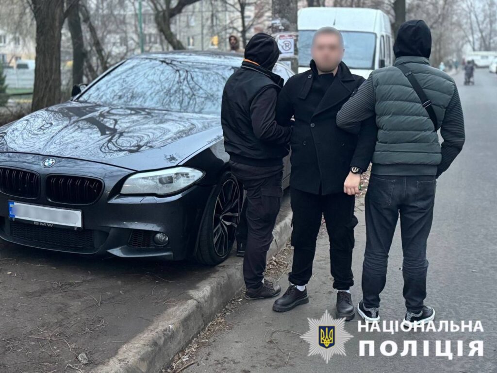 На Київщині зловмисники викрали однорічну дитину у батьків через вигаданий борг: деталі справи