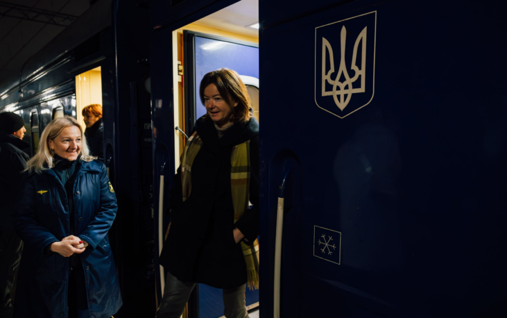 До України приїхала міністерка закордонних справ Словенії