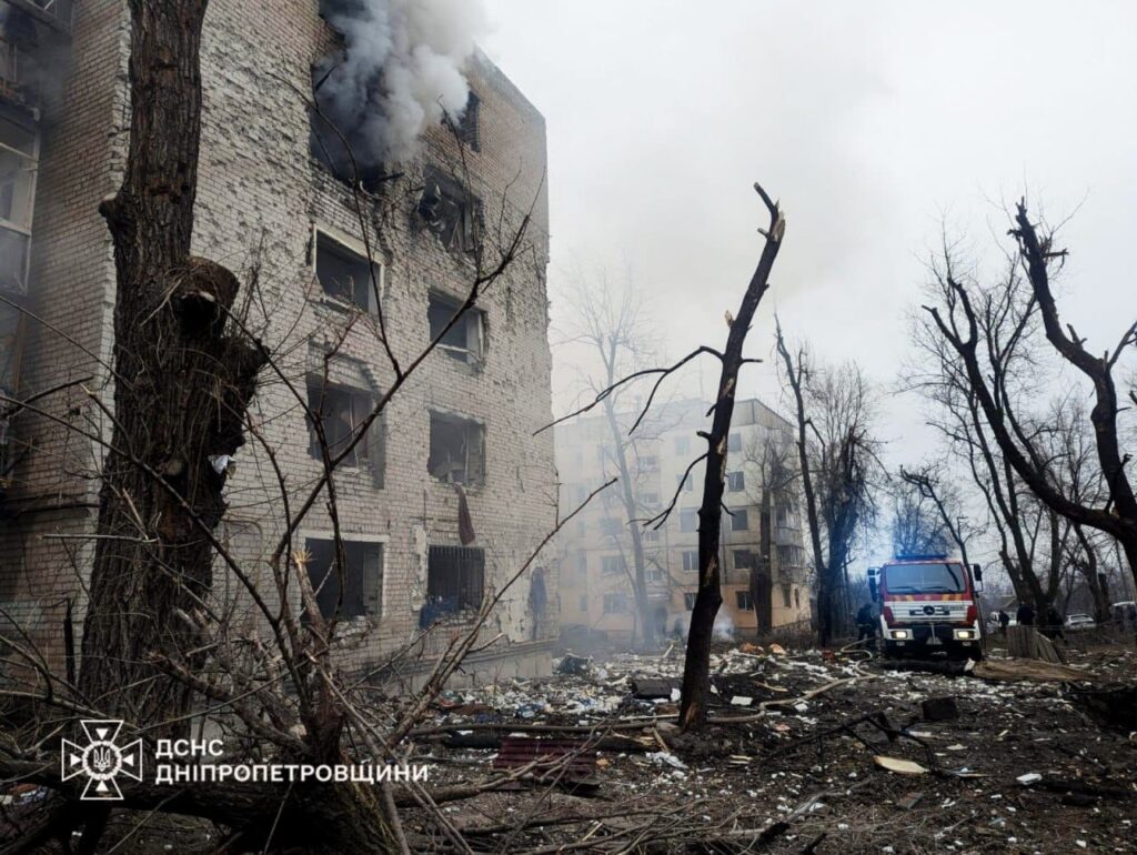 Ракетний удар РФ по Кривому Рогу: вже щонайменше 14 постраждалих, четверо з них – діти