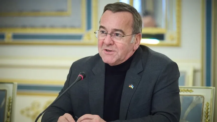 Міністр оборони Німеччини приїхав до України