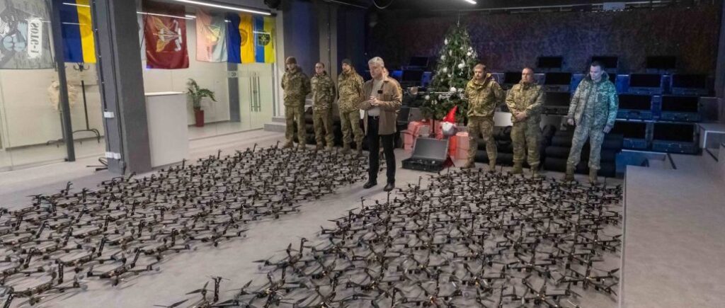 Порошенко передал зенитчикам на Покровское направление 200 дронов «Дикие Шершни»