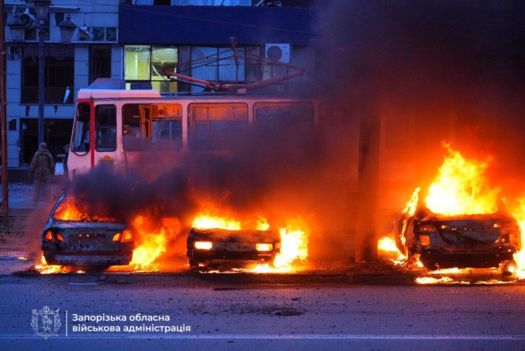 Армія РФ масовано обстріляла Запоріжжя: 13 людей загинуло, ще щонайменше 18 осіб поранені