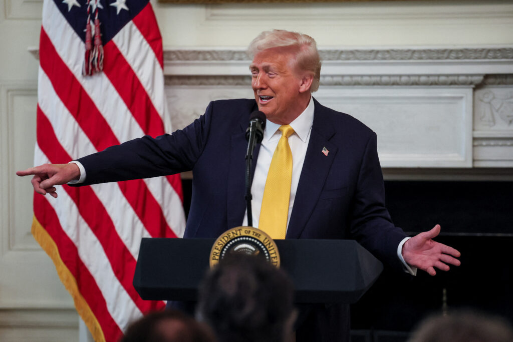 Трамп ввел пошлины на импорт почти из всех стран мира, Украина тоже в списке
