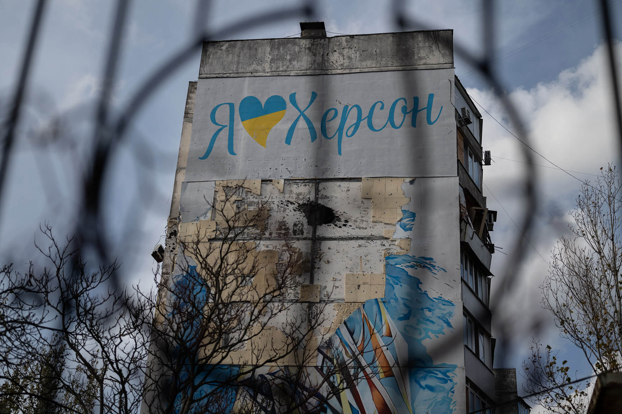 Росіяни вбили жінку та поранили чоловіка в Херсоні