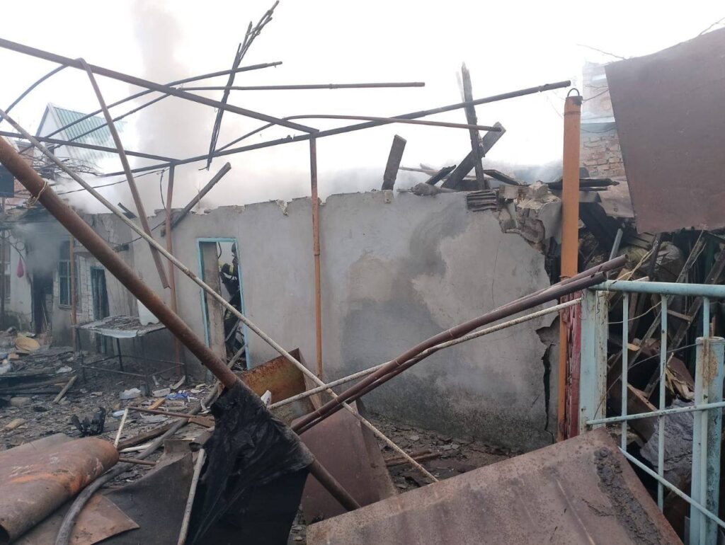 Росіяни за добу понад 15 разів атакували Нікопольщину: є значні руйнування