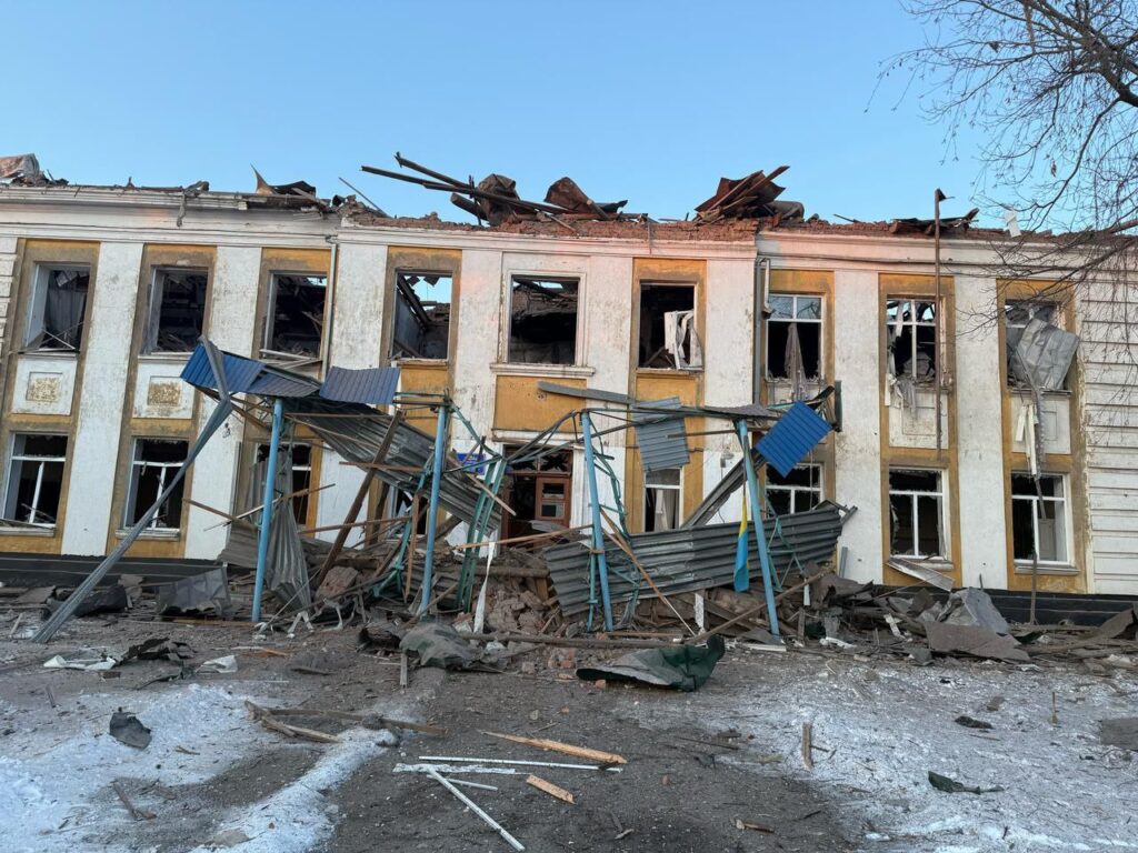 Росіяни обстріляли два населені пункти на Донеччині: одна людина загинула, ще три постраждали