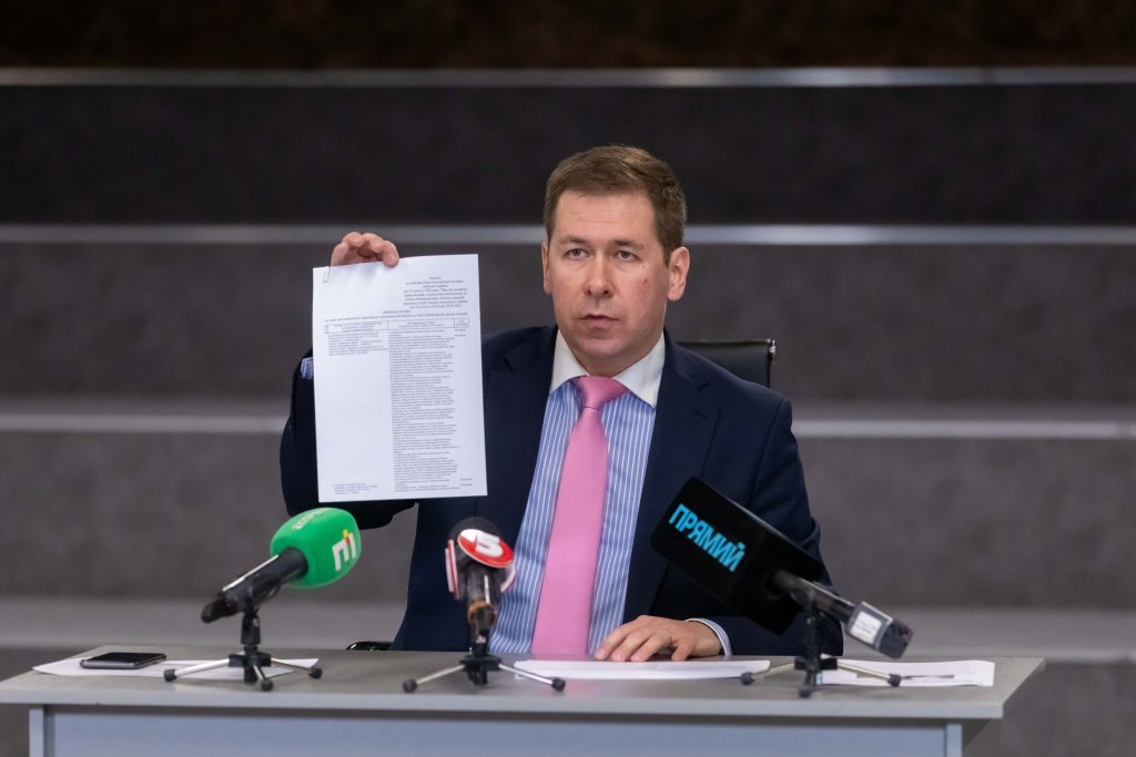 Санкції проти Порошенка недійсні: адвокат Новіков запевнив, що рішення РНБО на сайті Президента підмінили