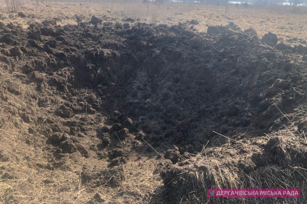 Російські окупанти атакували бомбою село на Харківщині