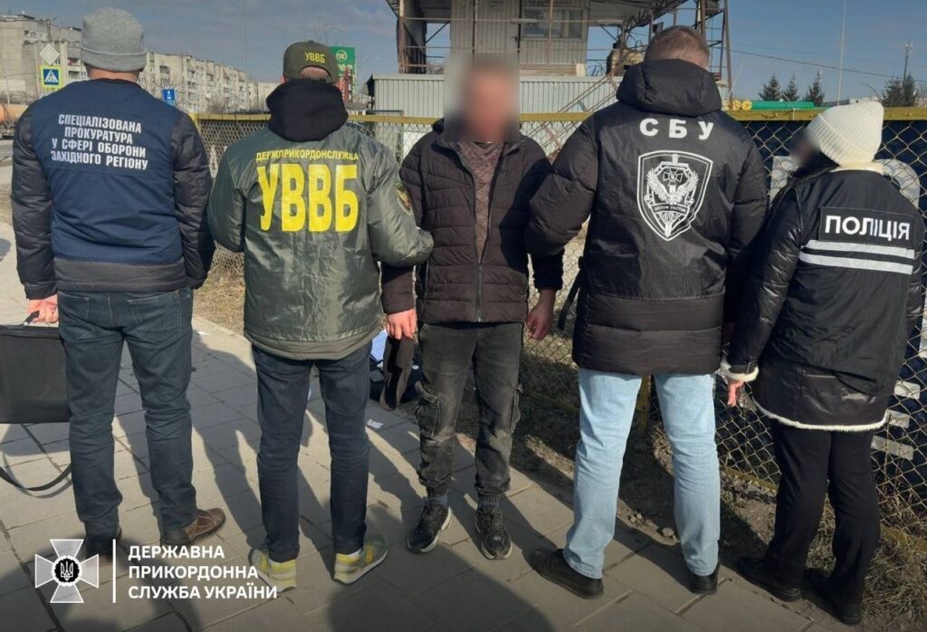 Дев’ять тисяч євро за незаконний перетин кордону: ДПСУ ліквідували чергову схему для ухилянтів