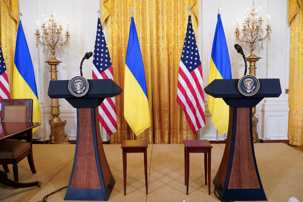 Пастка, замаскована під дипломатичне рішення: як “мирний план” Трампа може знищити Україну