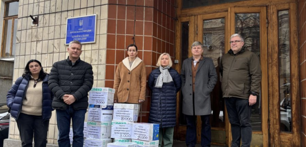 Українці зібрали 145 тисяч підписів під петицією про скасування санкцій проти Порошенка
