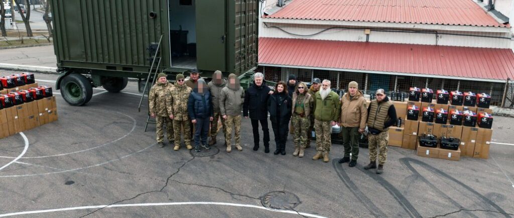 Наша задача — днем и ночью поддерживать ВСУ — Порошенко