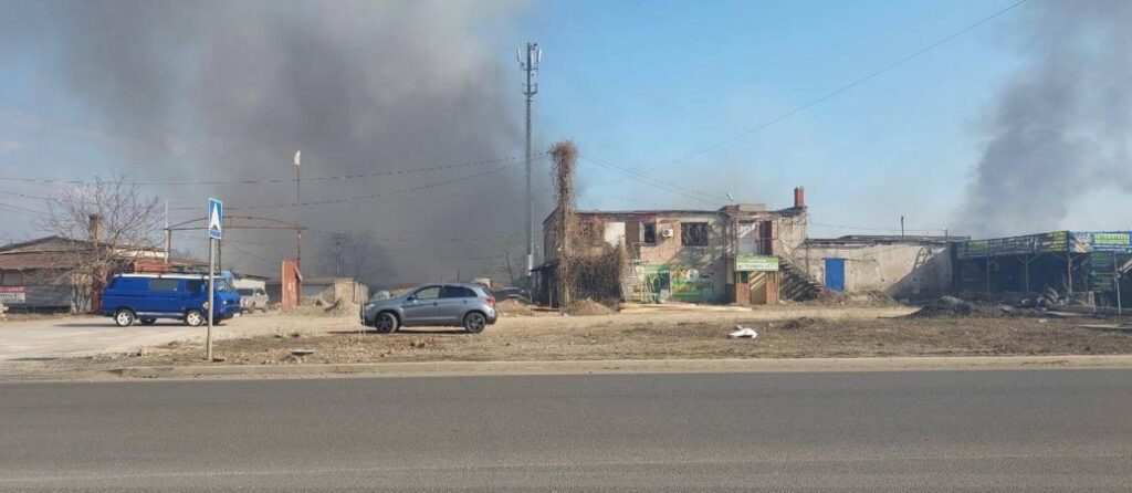 Партизаны подожгли базу российских оккупантов в Мариуполе