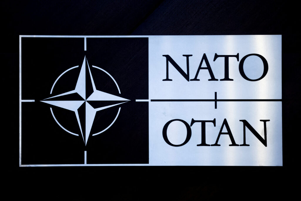 У Польщі заявили про “розпад НАТО” після рішення США про виведення військ з Європи