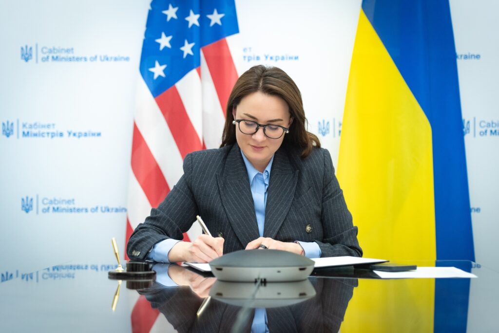 Угода про корисні копалини з США – підписано перший документ